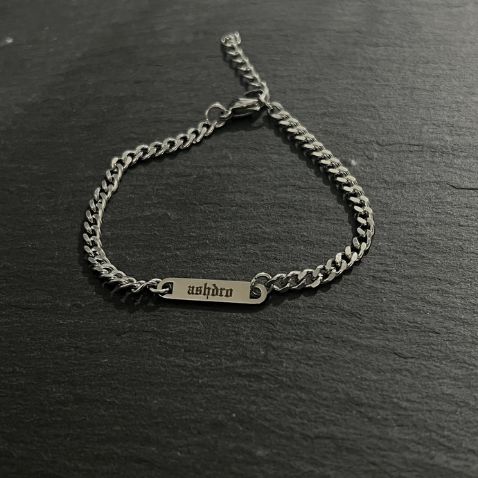 Curb Chain Bar Bracelet