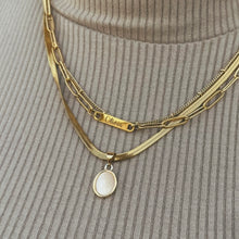 Load image into Gallery viewer, Paperclip Bar Necklace